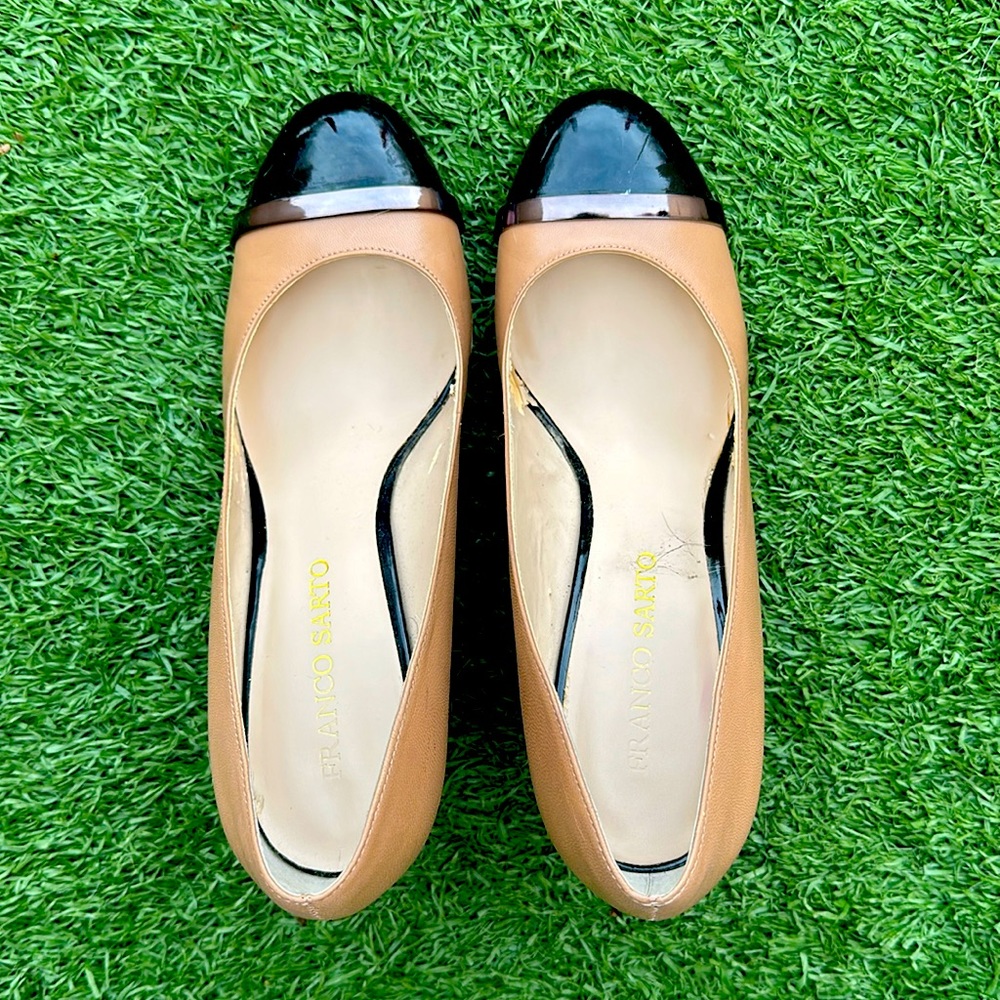 Ladies 9 1/2M Franco Sarto work pumps: leather, patent toe cap, platinum band